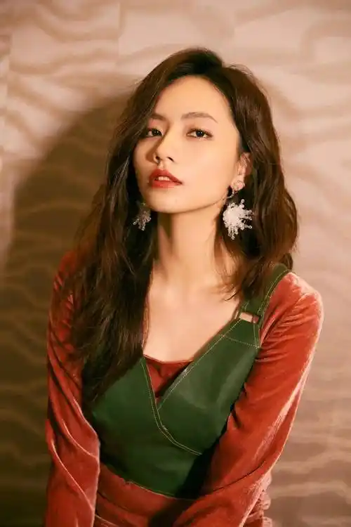 到了高中,刘惜君看到了《超级女声》这个节目,就梦想着有朝一日自己也