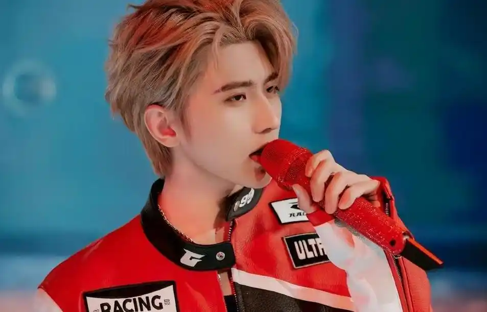 蔡徐坤不交女朋友的原因是因为他挑剔,找不到合适的伴侣,另一方面他