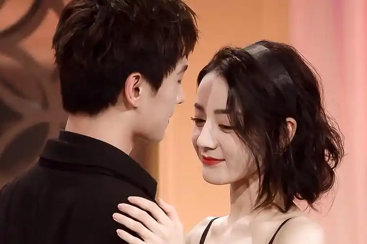 热巴杨洋同台画面绝美