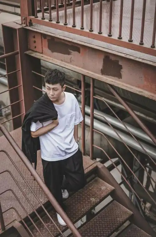 少年派装台山海情青年演员姜冠南的现实演艺之行