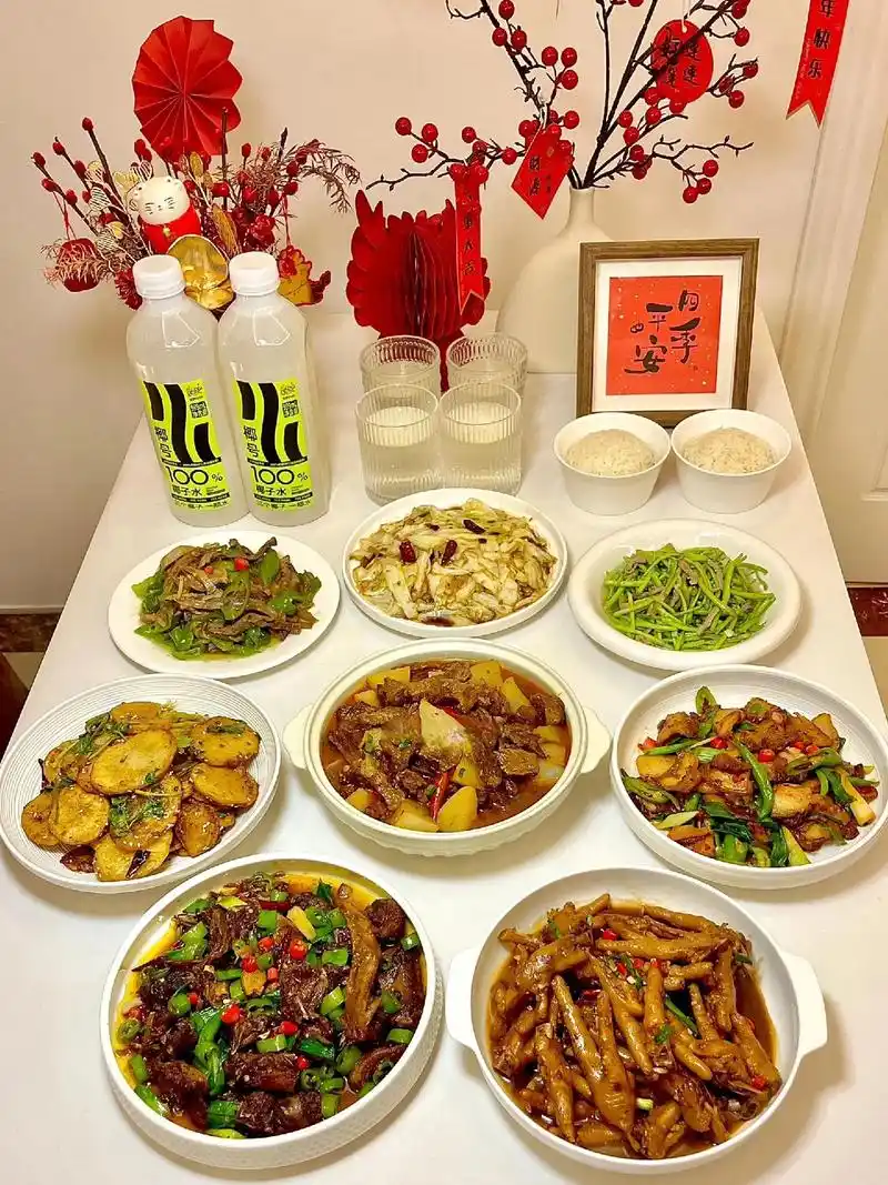 生日宴聚餐|辣的超过瘾的下饭菜.今日家宴菜单 1牛腩炖萝卜 - 抖音