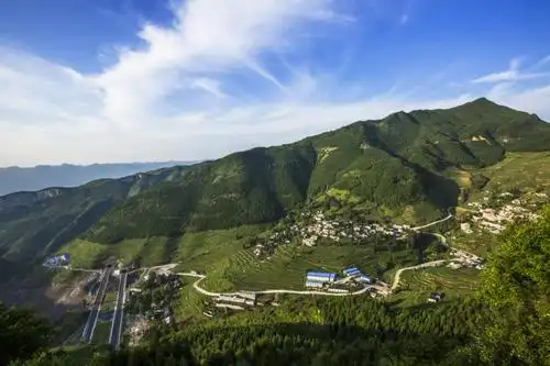 蓝天白云下的林口镇