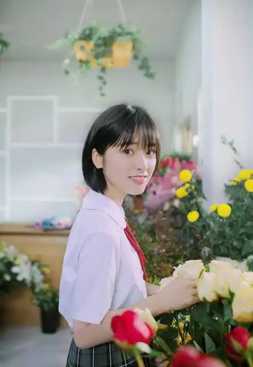 沈月的波波头可甜可咸,越快越好,这款发型适合什么脸型的妹子呢?