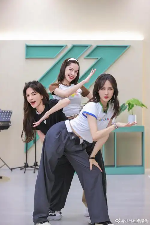 陈嘉桦孟佳芝芙合照##ella孟佳芝芙合照