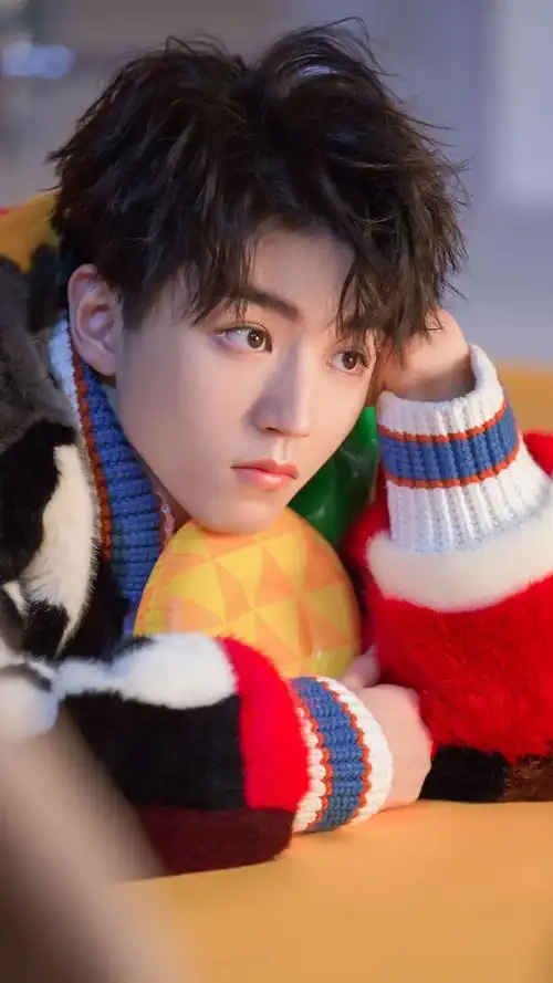 王俊凯最新高清手机壁纸图片