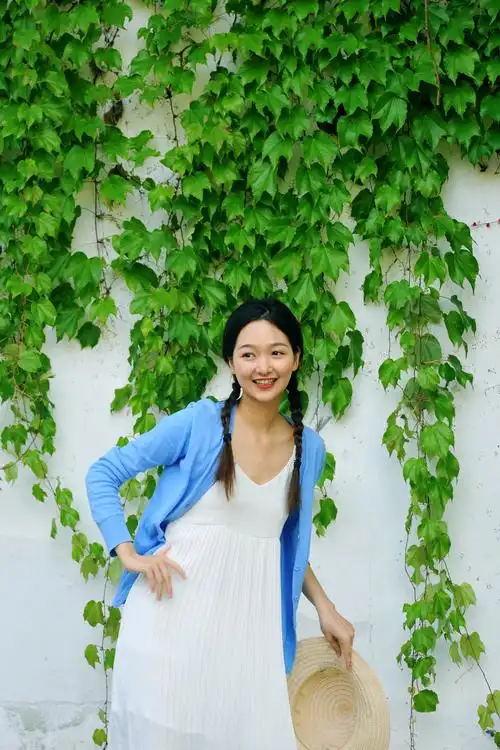 调皮可爱的女生(原创)