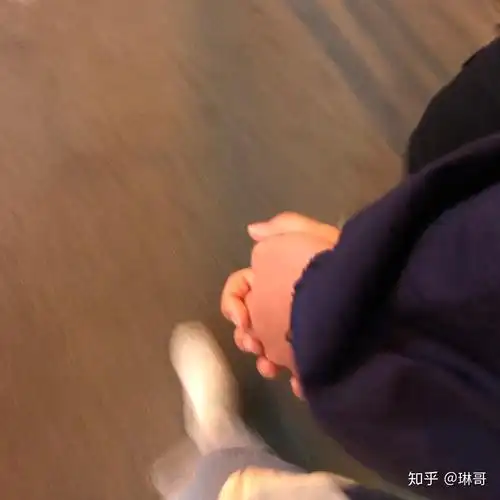 有没有大哥有手牵手的照片只要手