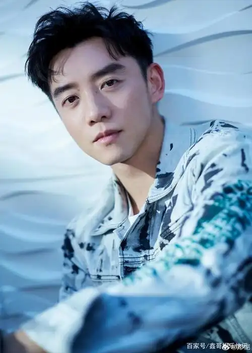 郑恺,酷酷的暖男,帅气小伙,乘风破浪的爷们