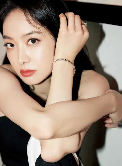 宋茜甜酷背心干练写真图片79