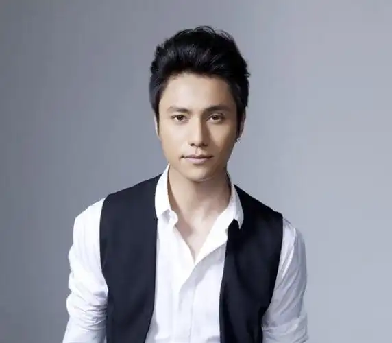 陈坤连续15年为周迅庆生,灵魂伴侣情深意重,孩子生母仍是谜团