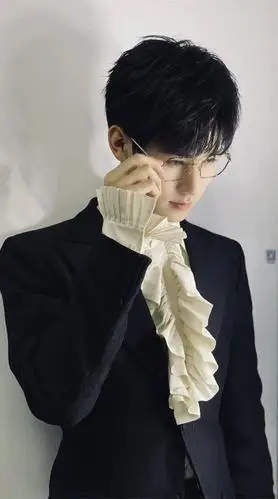 手机壁纸张真源