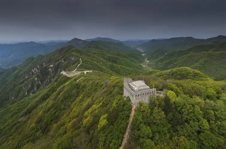首页 国内 正文  进入初夏,北京延庆九眼楼长城生态展示区满目青翠