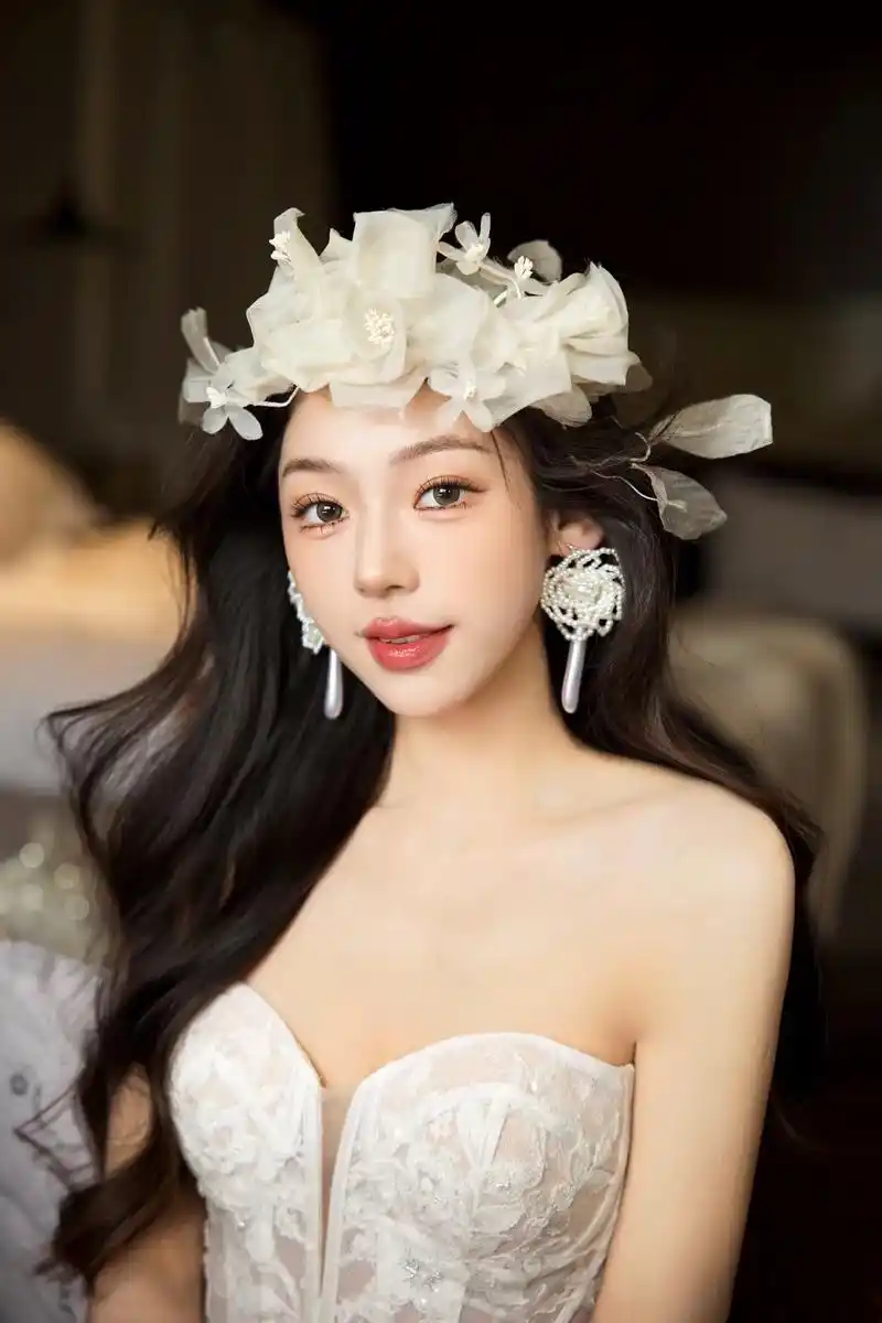 新娘子 自述:这个妆造真的太太太好看了 简直换头级别 发型也好爱