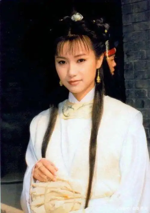 二十岁出头的徐静蕾罕见古装扮相,清纯美丽女二号艳压女一