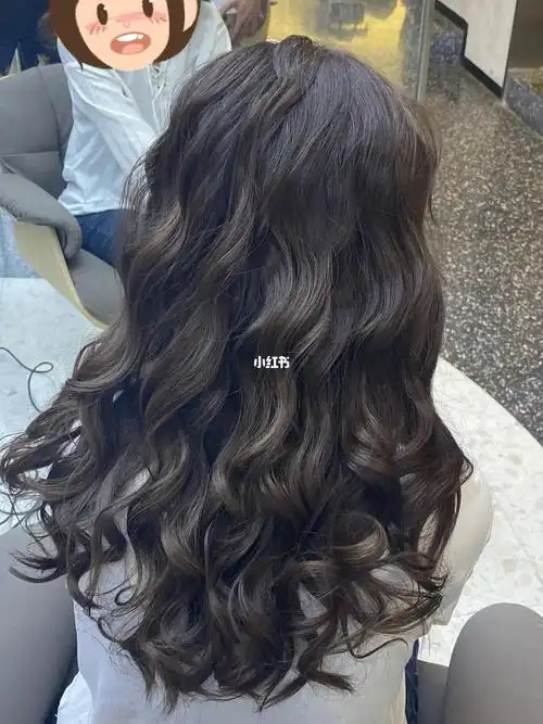 慵懒风木马卷中长发女生不能错过的发型60