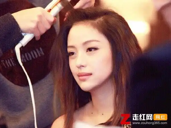 演员齐芳老公是谁,搭档钟汉良成名今嫁富豪生活幸福