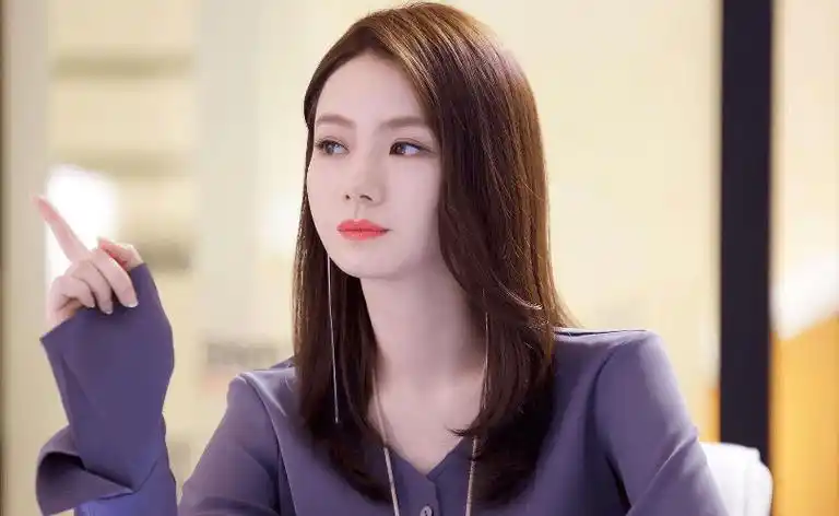 戚薇发文怼杨丽萍某音底下的评论,网友回复怼的漂亮_深圳热线