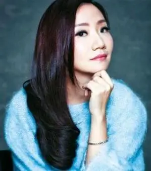 陈小春有哪些前女友陈小春在香港什么实力