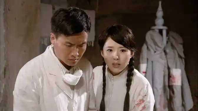 铁血刀锋:军医救下伤员,谁想开口讲日语,竟是个敌军大佐-影视综视频