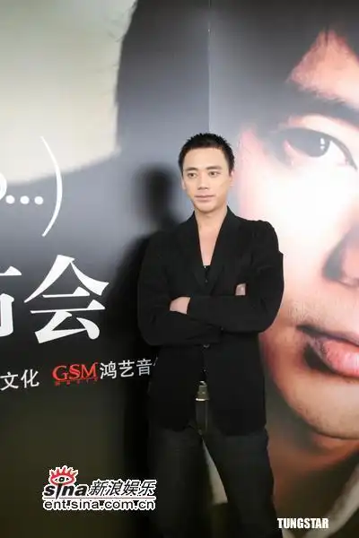 组图信乐团主唱阿信单飞不解散为新碟变健美