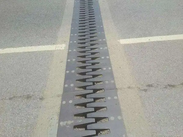 梳齿板式桥梁伸缩缝