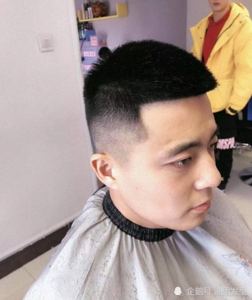 年末超好看的4款男生发型参考剪完时尚个性涨颜值