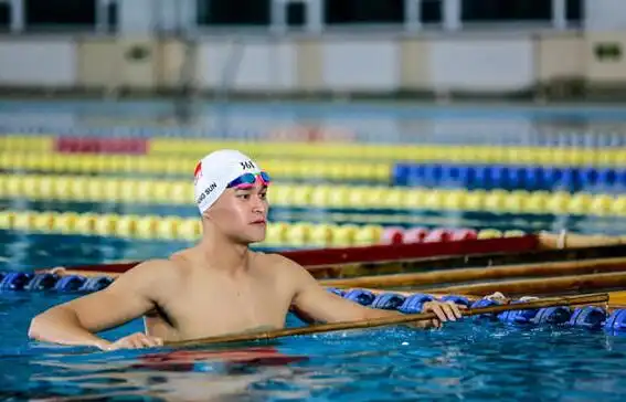 真正男子汉2第六期孙杨变身游泳教练黄子韬杨幂沈梦辰穿泳装示人