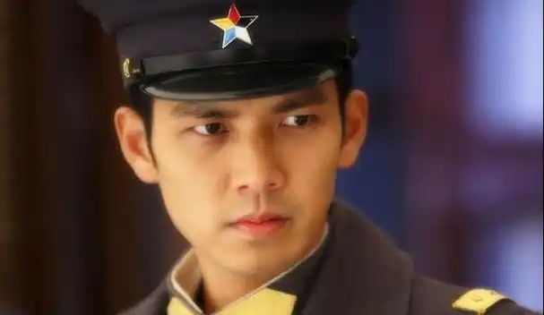 钟汉良的隐婚妻子谢易烨,知名设计师,不老男神霸屏背后的贤内助