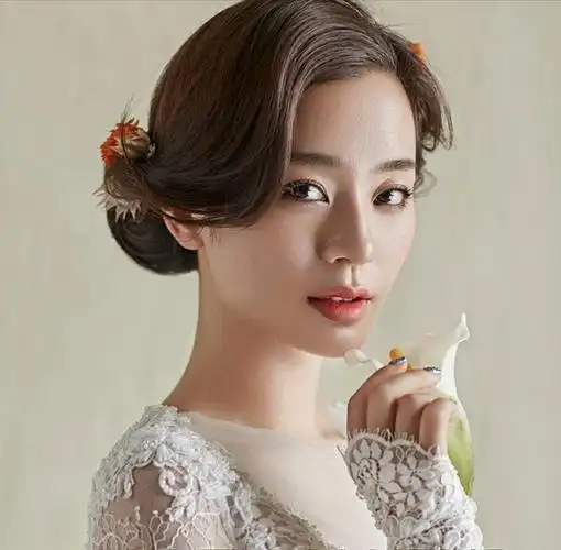 皮肤好身高170的美女妹子