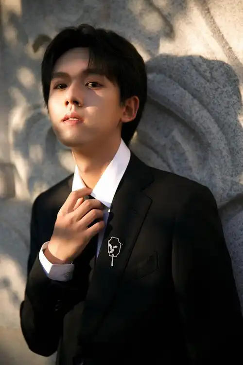 张耀网剧盛典造型