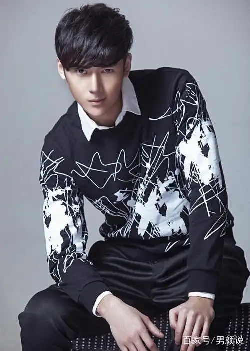 清秀俊朗还大长腿,这位85后帅哥演员,简直就是童话里王子的样子