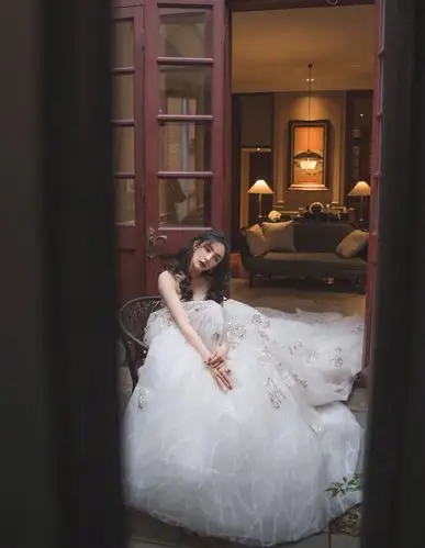 杨幂壁纸 穿婚纱的她,你爱了嘛