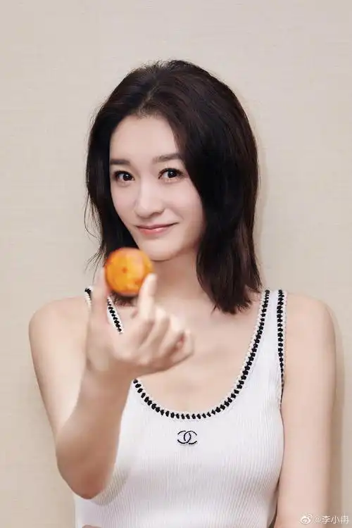 出生地:北京市朝阳区院校:北京舞蹈学院职业:演员李小冉的简介李小冉