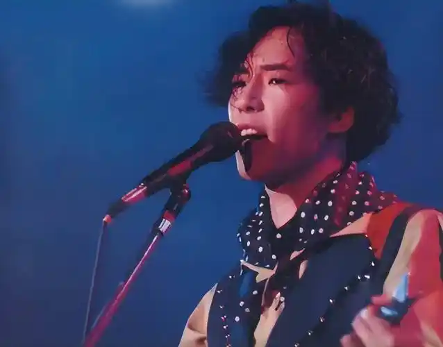 朱茵和黄贯中谈恋爱说:我不同意婚前在一起 黄贯中表示理解_周星驰