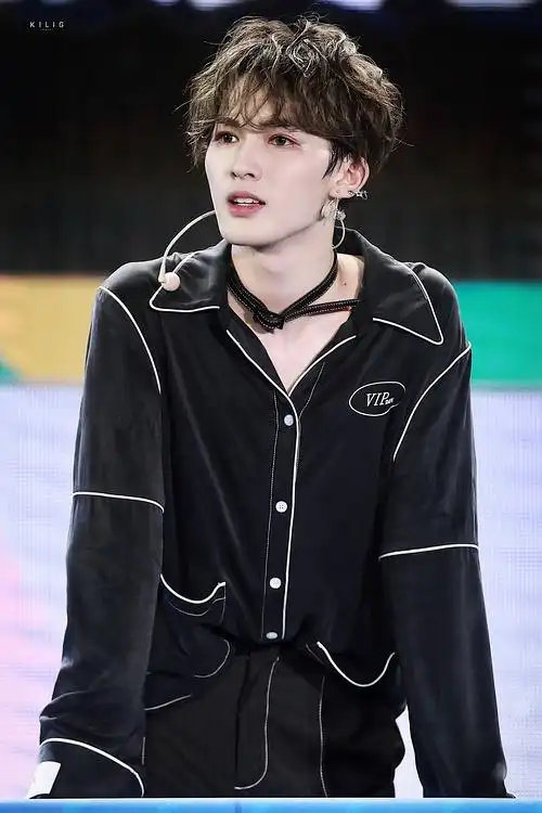 杭州1/7 fm朱正廷图楼 这天图片质量异常高(新图更.