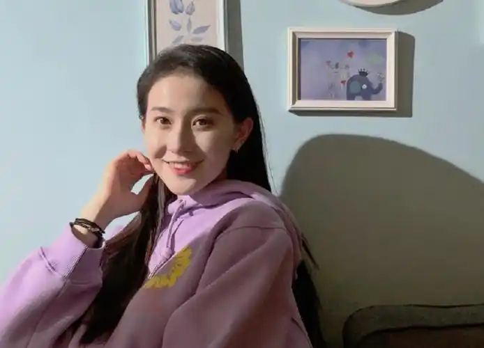 女儿们的恋爱于家翊越来越会哄人张豆豆的眼神都充满爱意