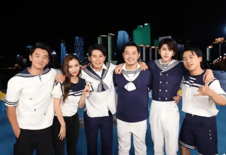 《跑男》被曝永久停播,已从节目单除名,蔡徐坤或将被索赔上千万_因为