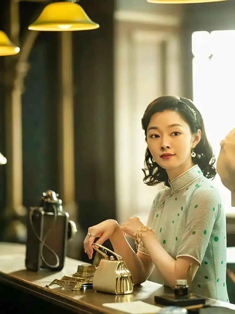 92宋轶旗袍|最爱骄阳下的一畦春韭绿.