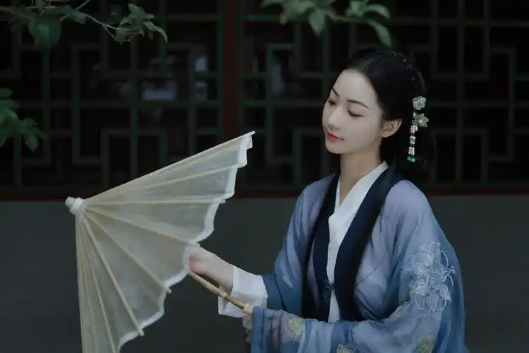 烟雨江南 唯美 精美 意境 优美 古风 少女 江南_新虎图片