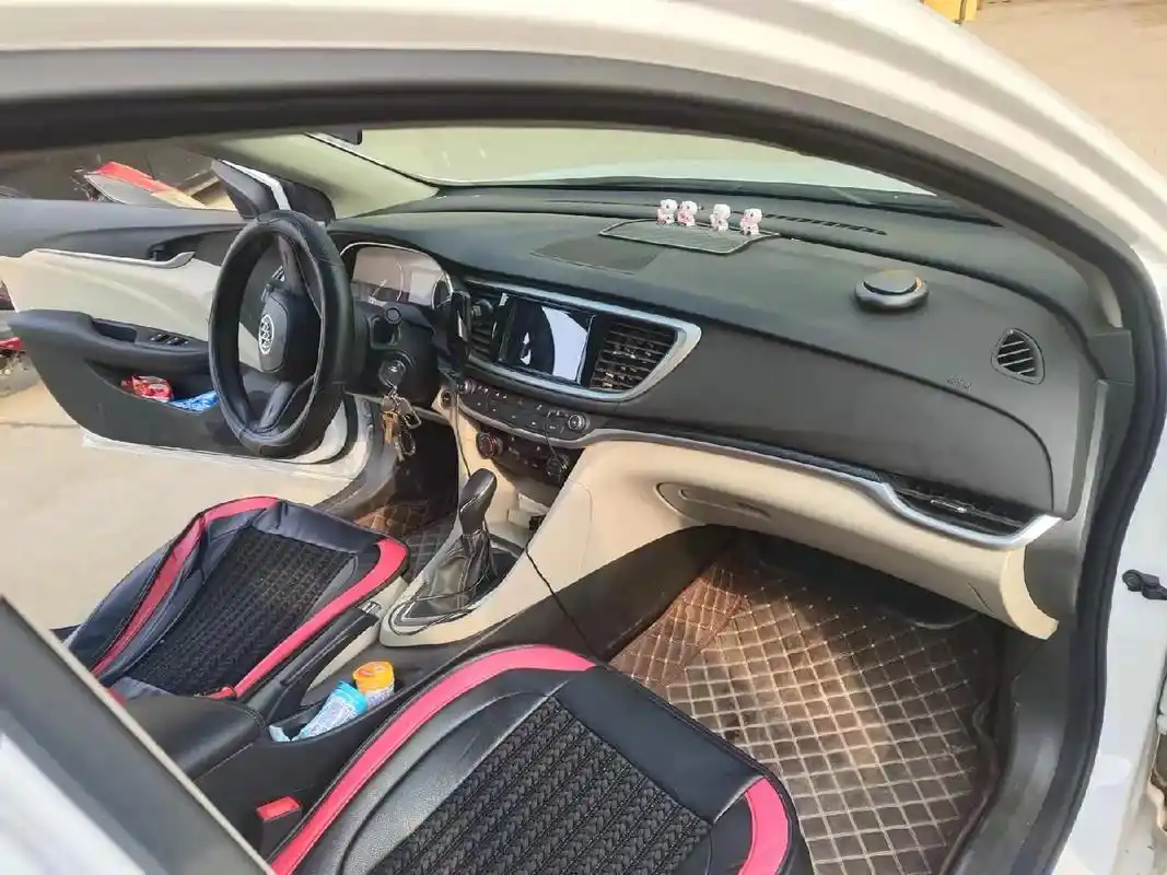 别克英朗内饰升级改装,原车灰色内饰.整体内饰黑色和蓝色搭配, - 抖音