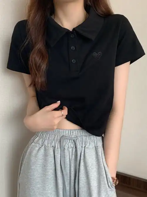 polo衫领短袖t恤女夏季设计感小众黑色修身别致短款上衣配高腰裤