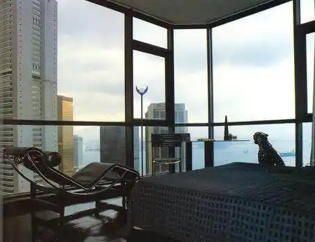 原创揭秘情歌王子陈百强故居香港半山御花园豪宅那间全黑色的屋