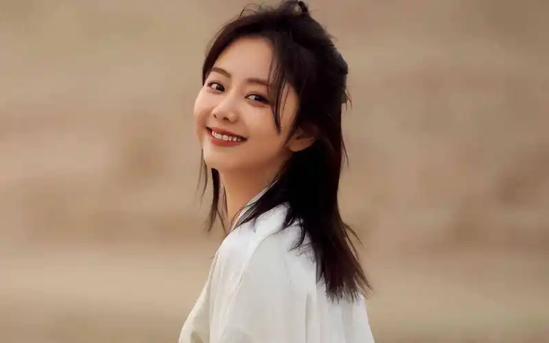 事实证明,33岁的"国民闺女"谭松韵,早已"退圈"成功_观众_演技_实力