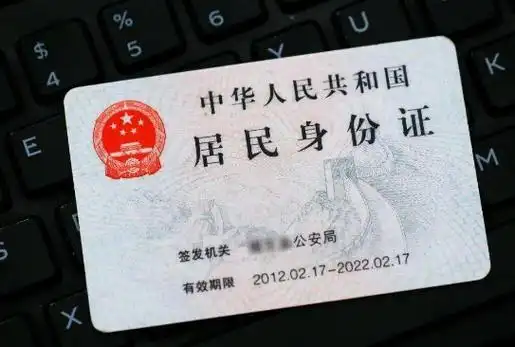 甘肃榆中栖云山夏日云雾"栖息"辉映斑斓田野_省外媒体刊甘肃_中国甘肃