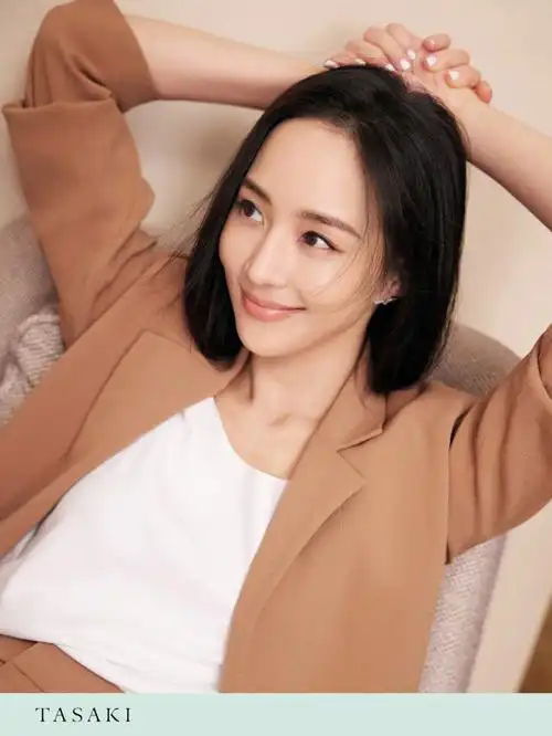 演员张钧甯佩戴tasaki星星系列耳环