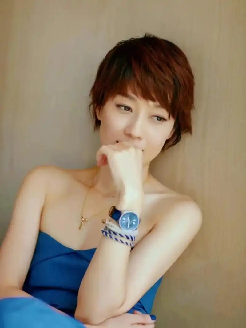 马伊琍长发造型多半是要演受气包,短发造型就是爽飒事业女.