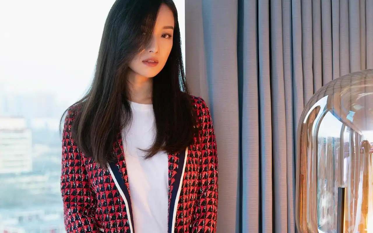 倪妮性感动人写真桌面壁纸