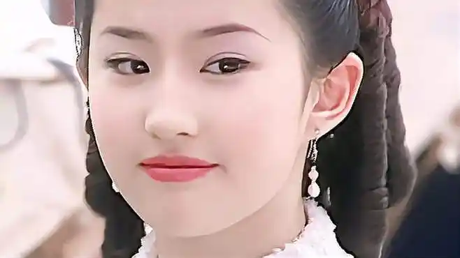 刘亦菲已经出道二十年了,颜值跑赢同龄人,作品笑傲85花