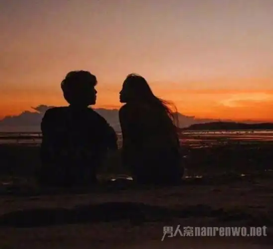 最适合情侣合照的拍照姿势这三个不露脸也能秀恩爱