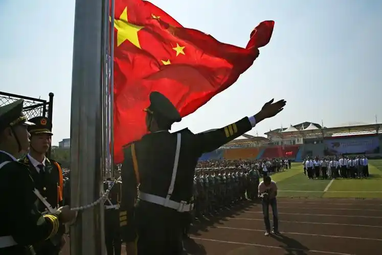 我院举行升国旗唱国歌仪式